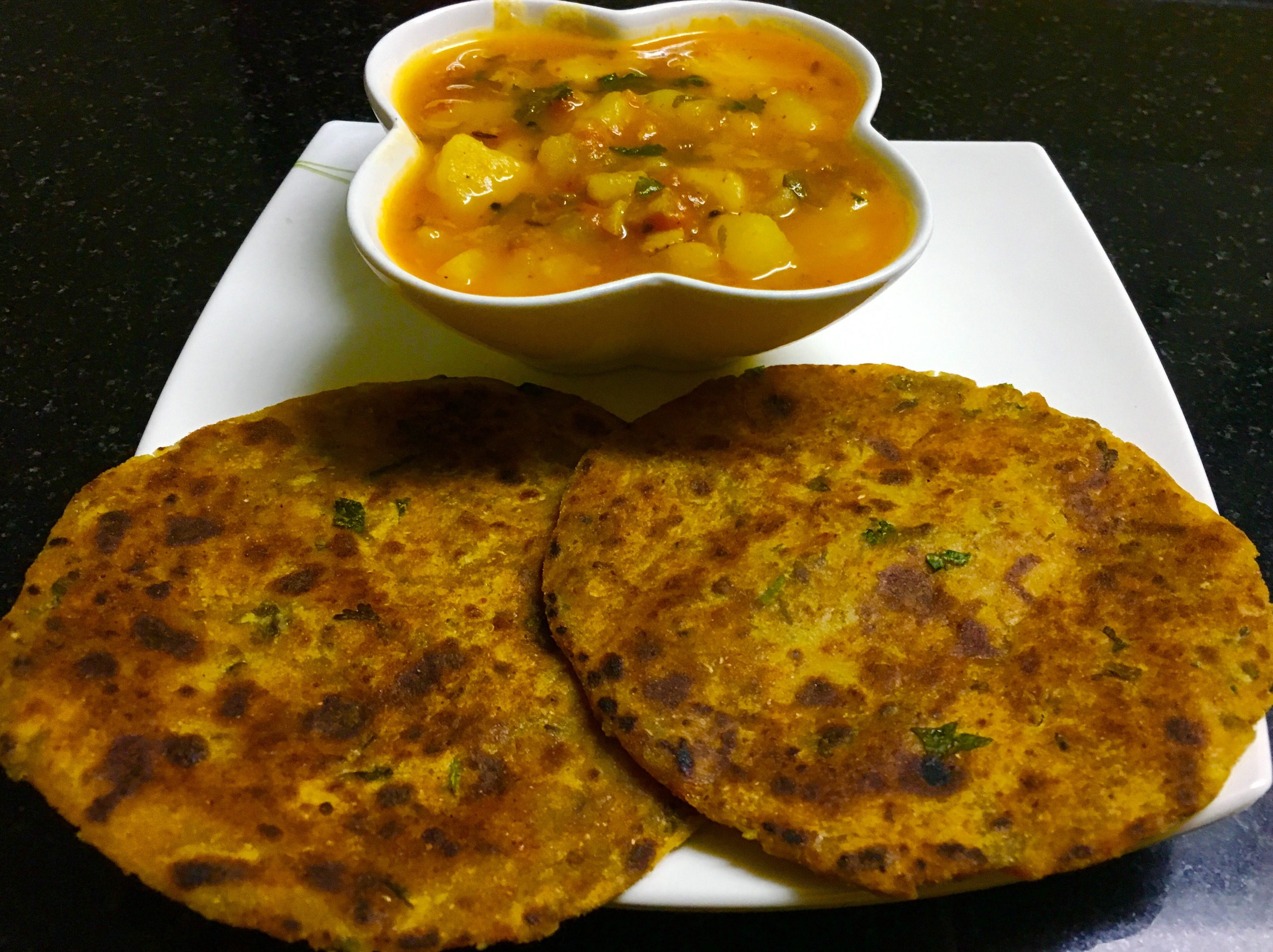 Khichdi Thepla With Potato Veggie